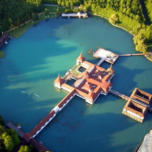 Heviz, jezero za lečenje i uživanje