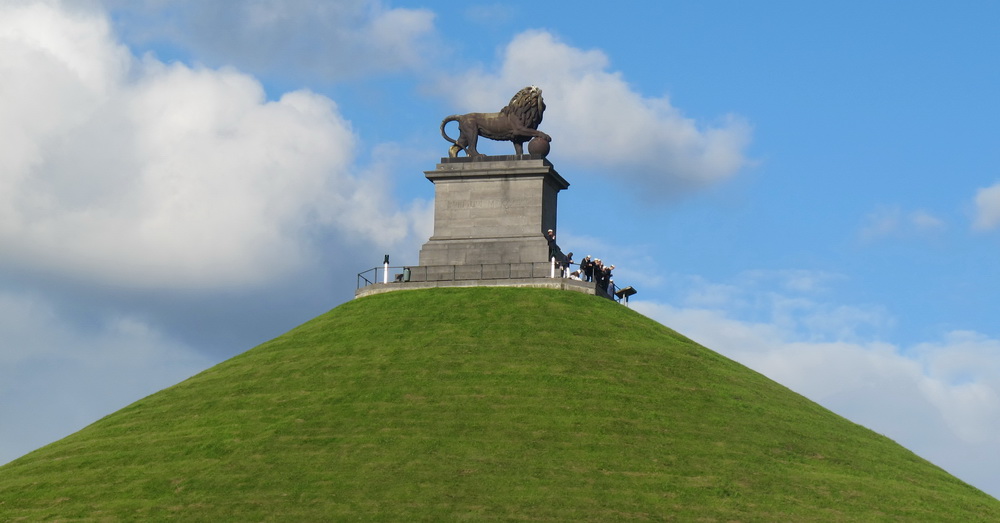 Lavlje brdo, spomenik Napoleonovom porazu