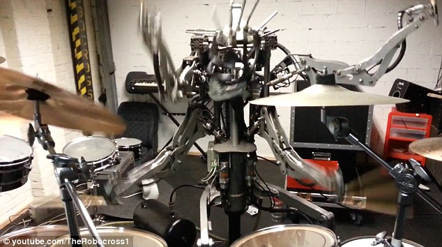 Prvi robot bend - Compressorhead