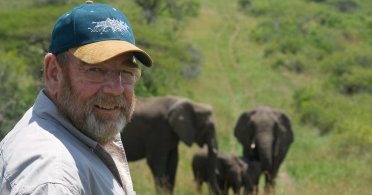 Dirljiv ispraćaj za šaptača slonovima
