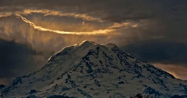 Kaskadske planine: vulkani, senke i oblaci