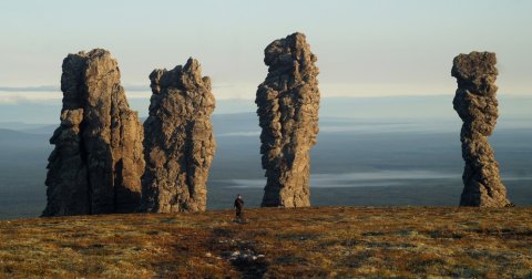 Legenda o Sedam Junaka, kamenih giganata Urala